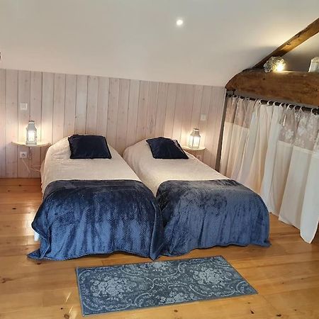 Gite Spacieux - 3 Chambres - Calme Et Charmant Cubnezais Exterior foto